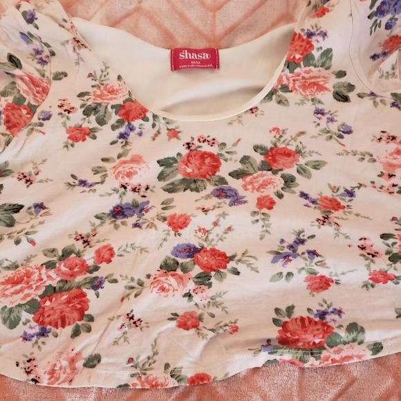 Floral Shasa top! - Picture 2 of 4